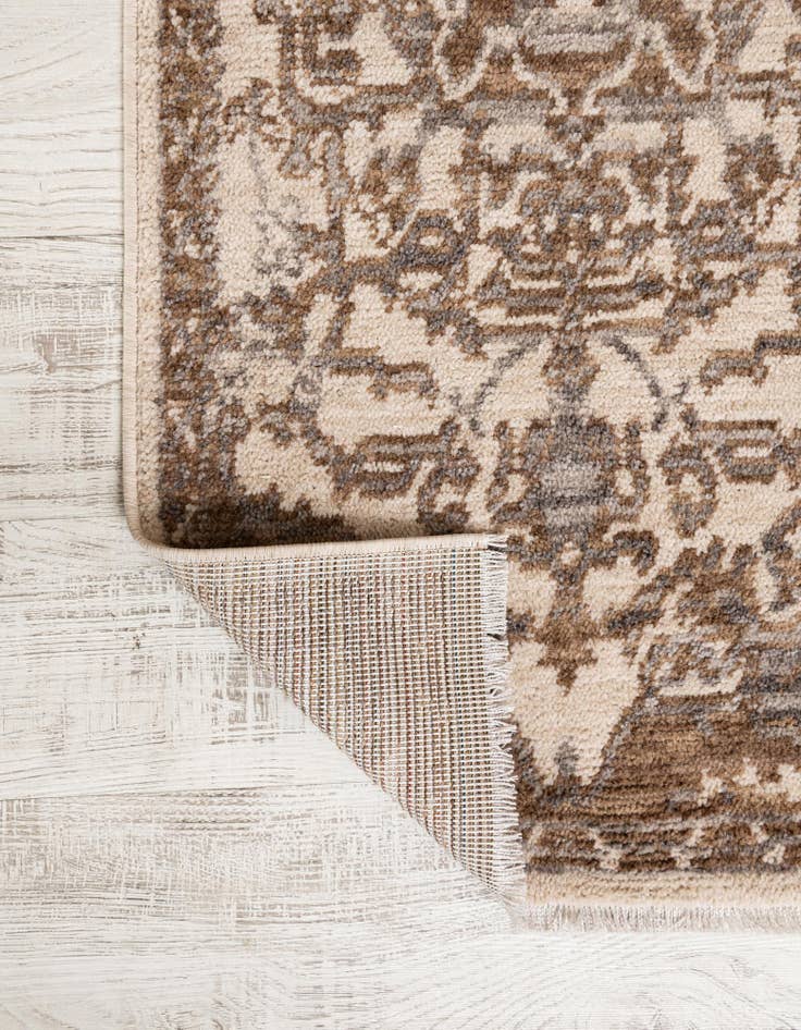 Detail image of 5' x 5' Grand Tradition Square Rug