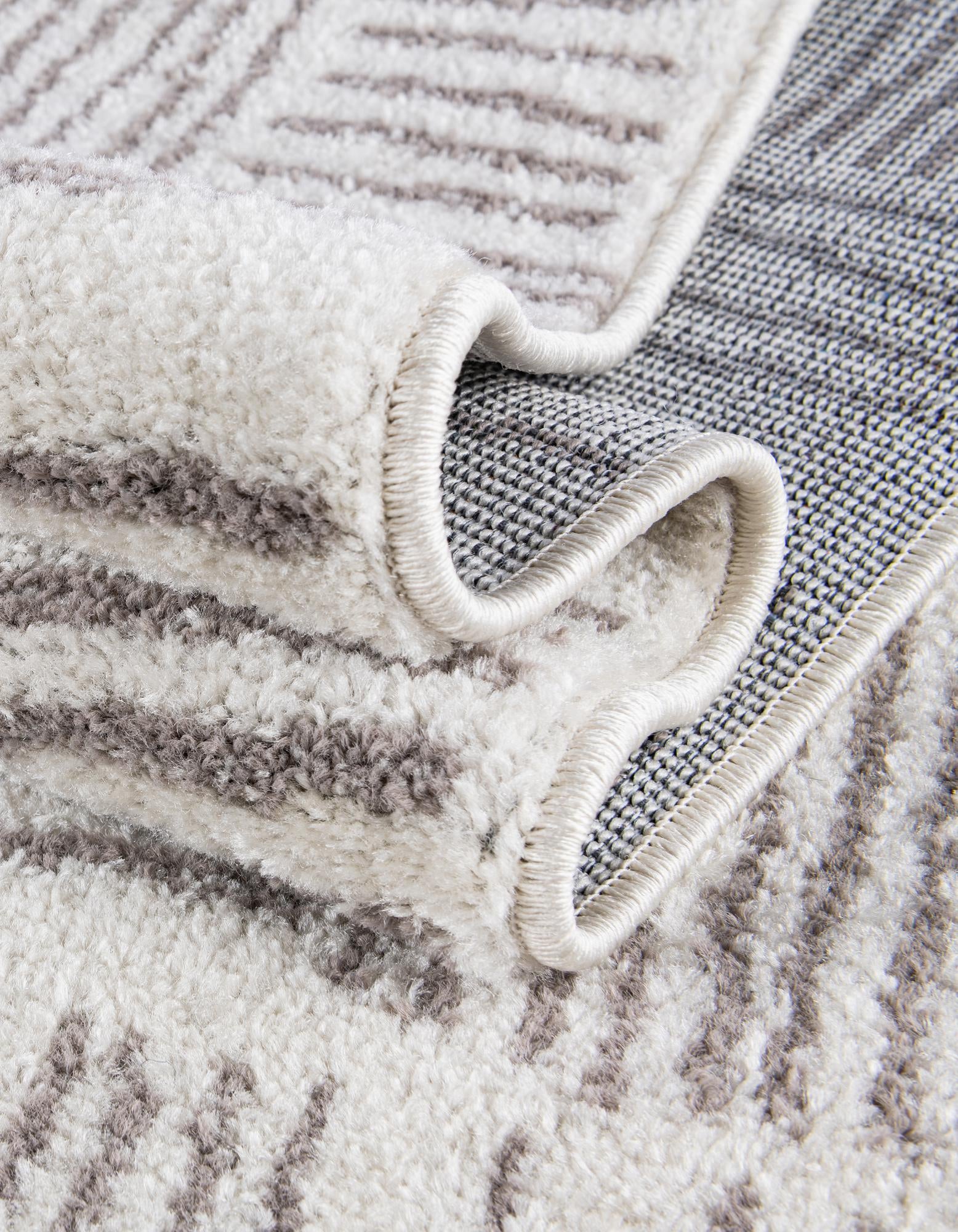 7' 10 x 7' 10 Hanahan Square Rug