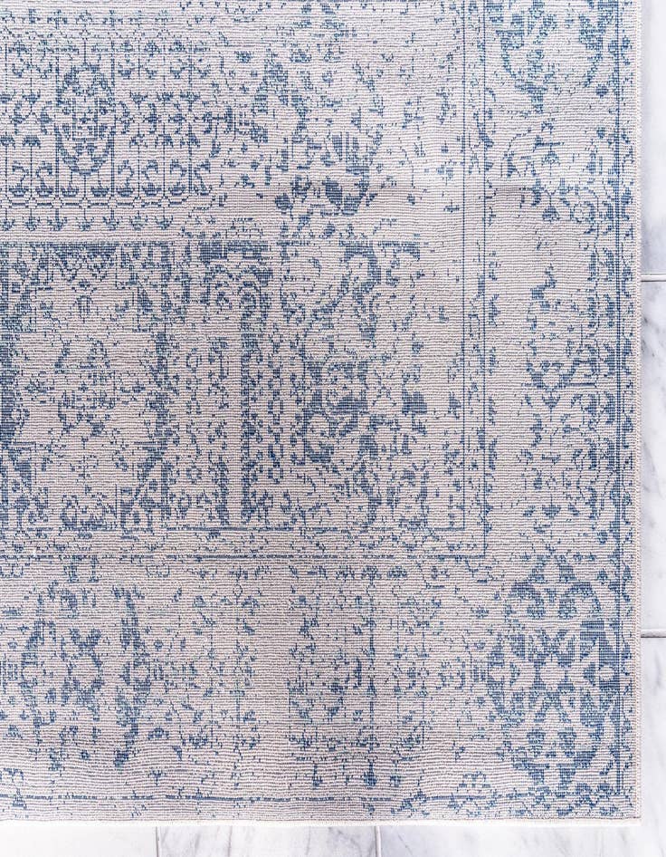 Detail image of 8' 4 x 8' 4 Heritage Square Rug