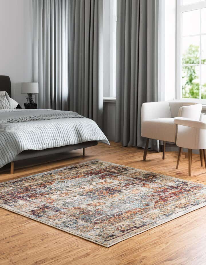 7' 10 x 7' 10 Isabella Square Rug