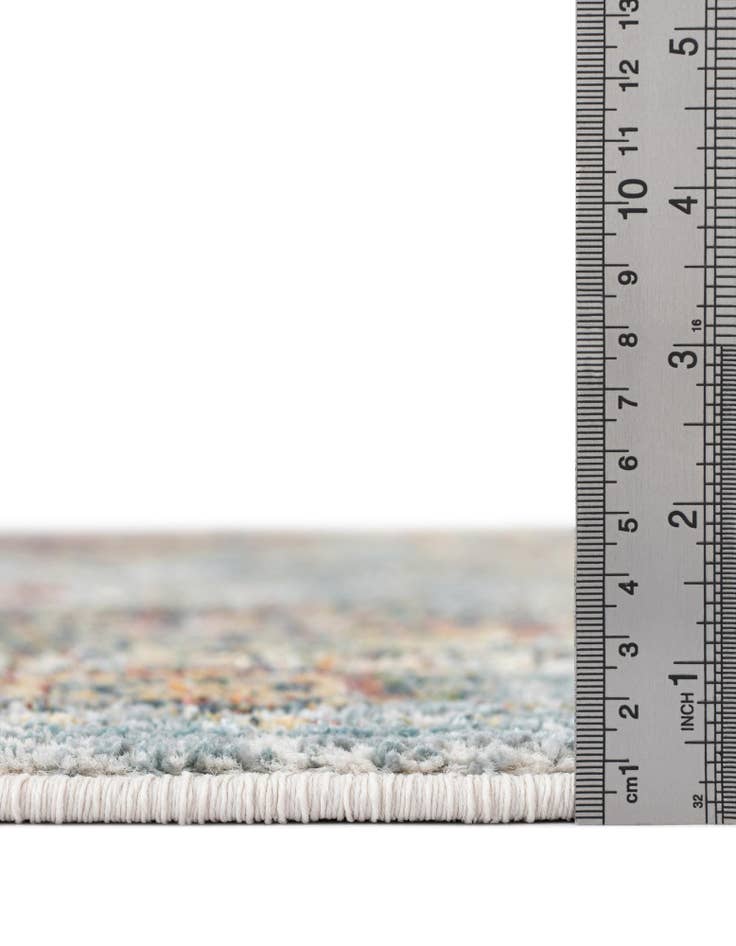 Detail image of 7' 10 x 7' 10 Isabella Square Rug