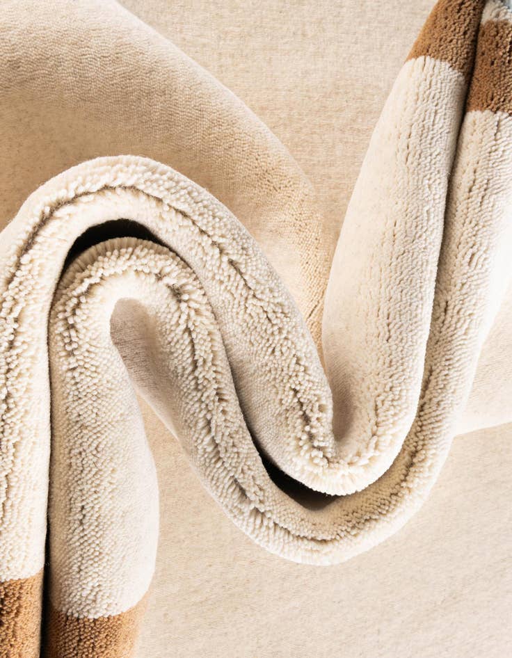 Detail image of 10' x 10' Jill Zarin Border Wool Square Rug