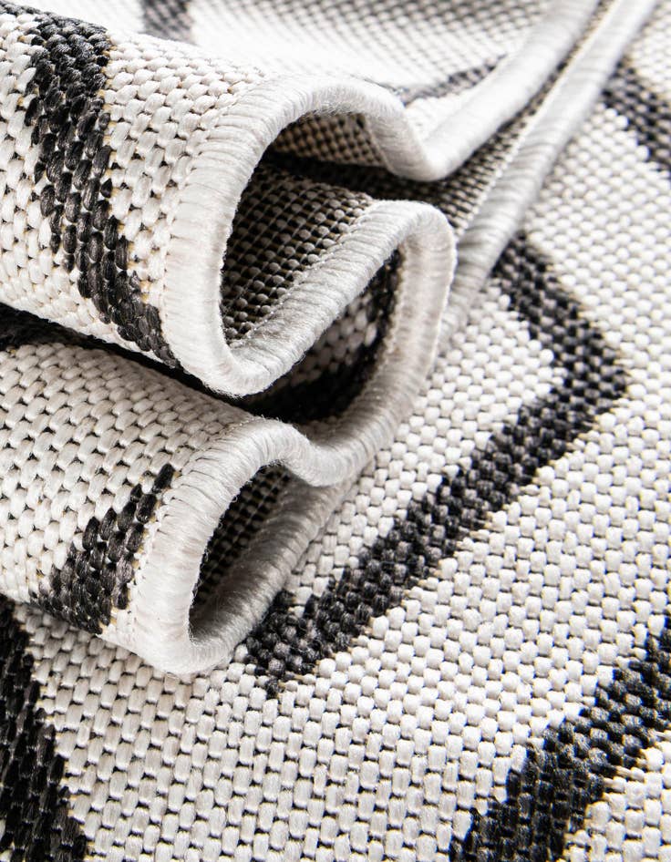 Detail image of 7' 10 x 7' 10  Washable Jill Zarin Turks and Caicos Indoor / Outdoor Square Rug