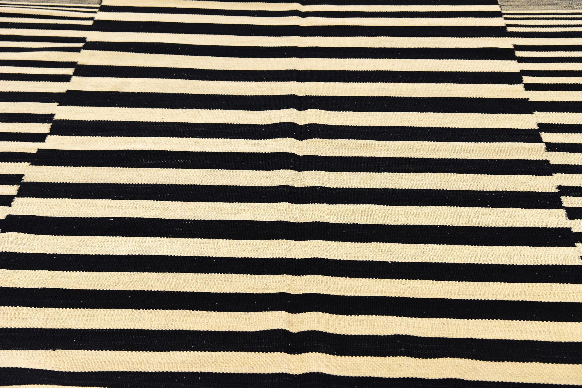 6' x 7' 8 Hand Woven Kilim Modern Wool Square Rug