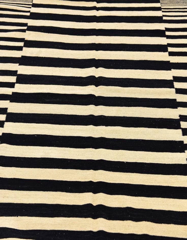 Detail image of 6' x 7' 8  Hand Woven Kilim Modern Wool Square Rug