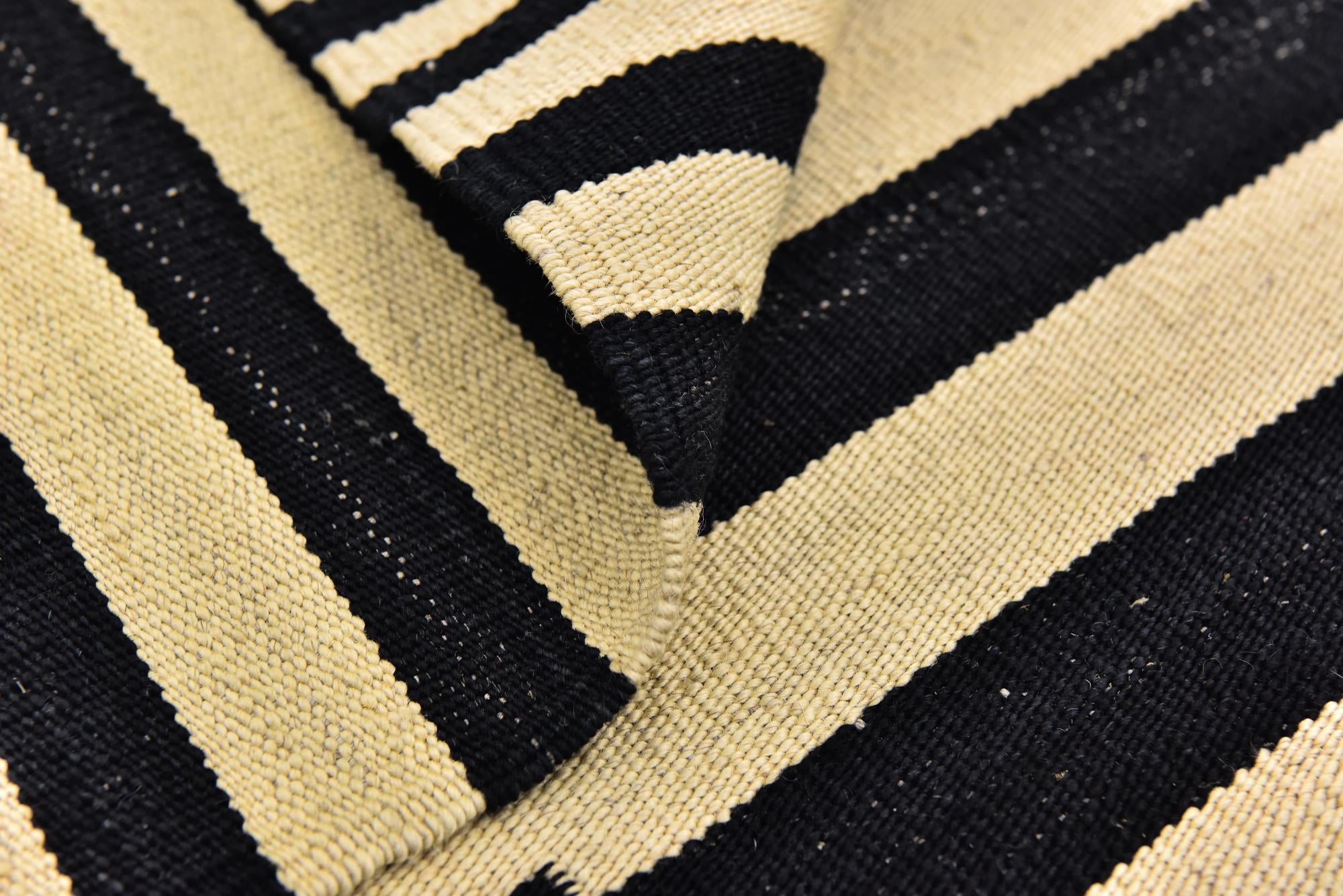 6' x 7' 8 Hand Woven Kilim Modern Wool Square Rug