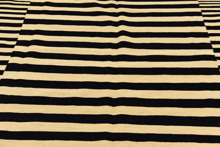 Detail image of 6' x 7' 7 Hand Woven Kilim Modern Wool Square Rug
