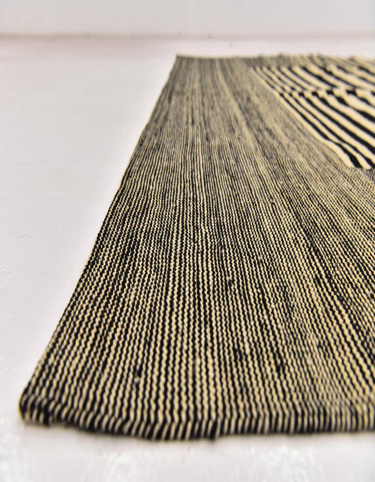 Detail image of 6' x 7' 7 Hand Woven Kilim Modern Wool Square Rug