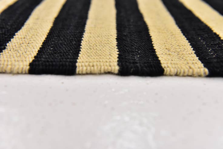 Detail image of 6' x 7' 7 Hand Woven Kilim Modern Wool Square Rug
