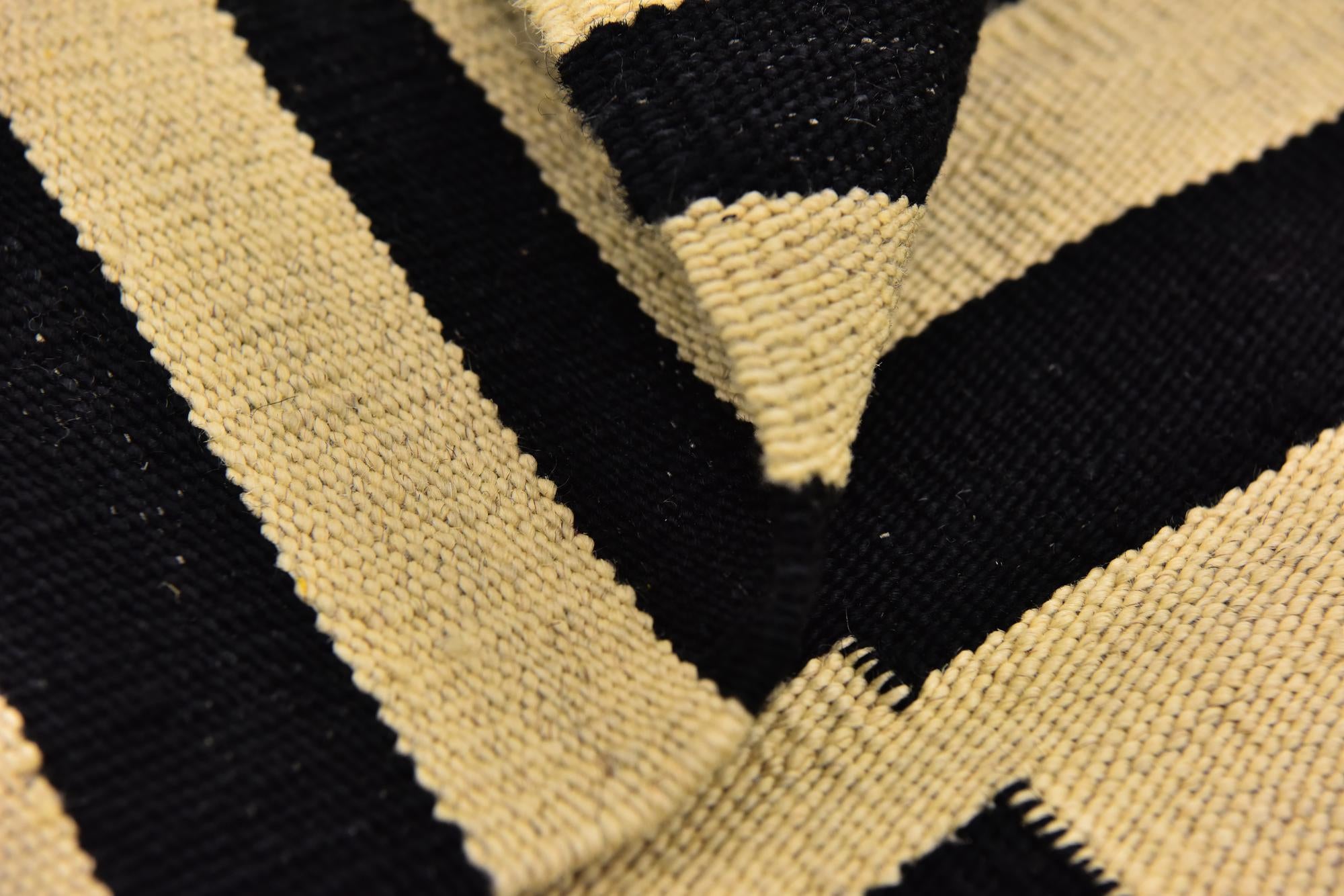 6' x 7' 7 Hand Woven Kilim Modern Wool Square Rug