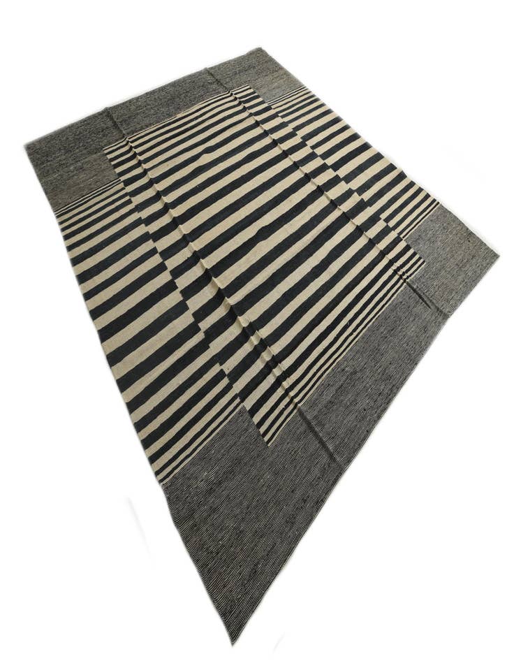 Detail image of 8' 9 x 9' 6 Hand Woven Kilim Modern Wool Square Rug
