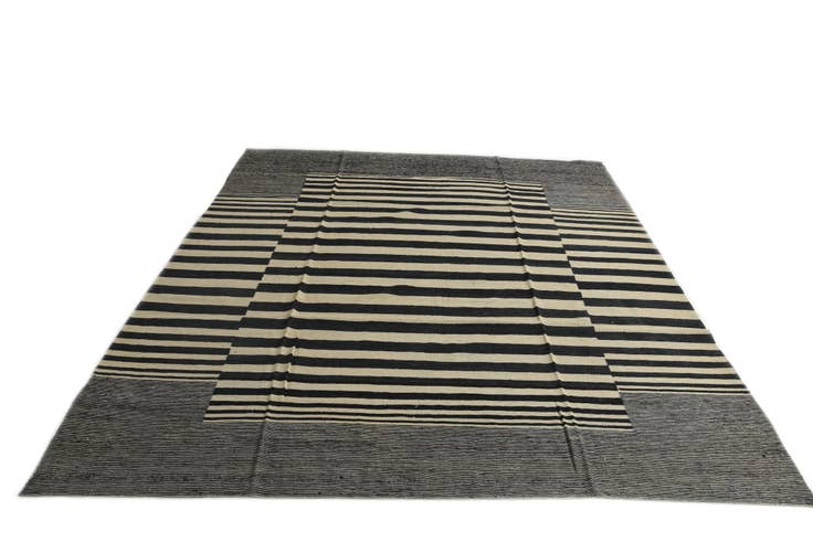 Detail image of 8' 9 x 9' 6 Hand Woven Kilim Modern Wool Square Rug