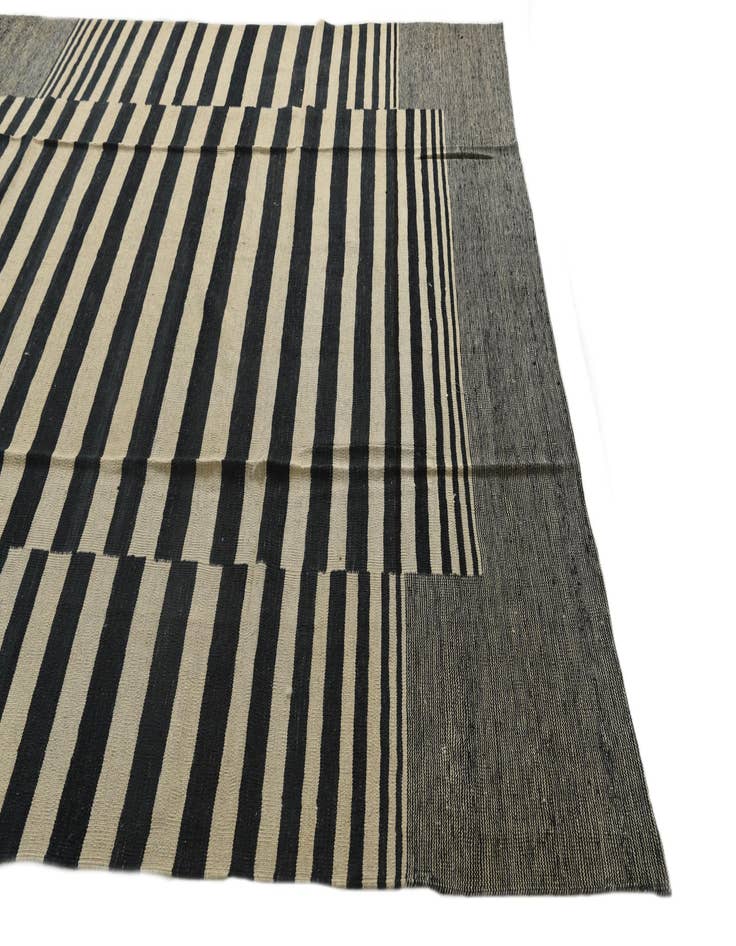 Detail image of 8' 9 x 9' 6 Hand Woven Kilim Modern Wool Square Rug