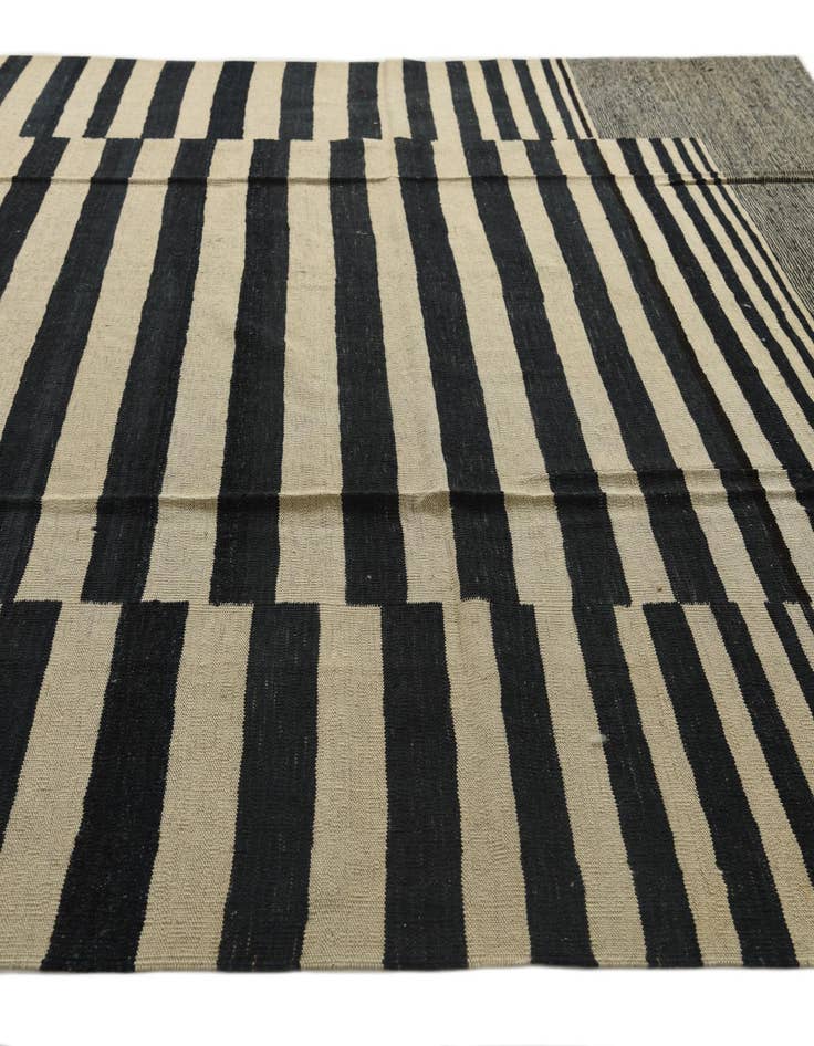 Detail image of 8' 9 x 9' 6  Hand Woven Kilim Modern Wool Square Rug