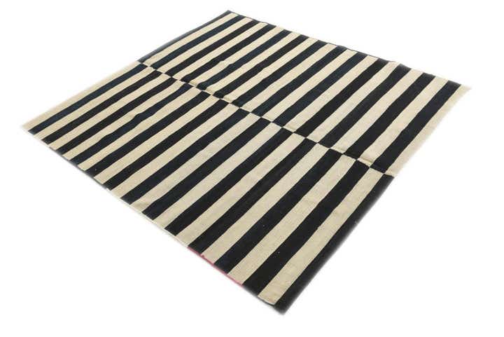 5' 2 x 5' 7 Hand Woven Kilim Modern Wool Square Rug