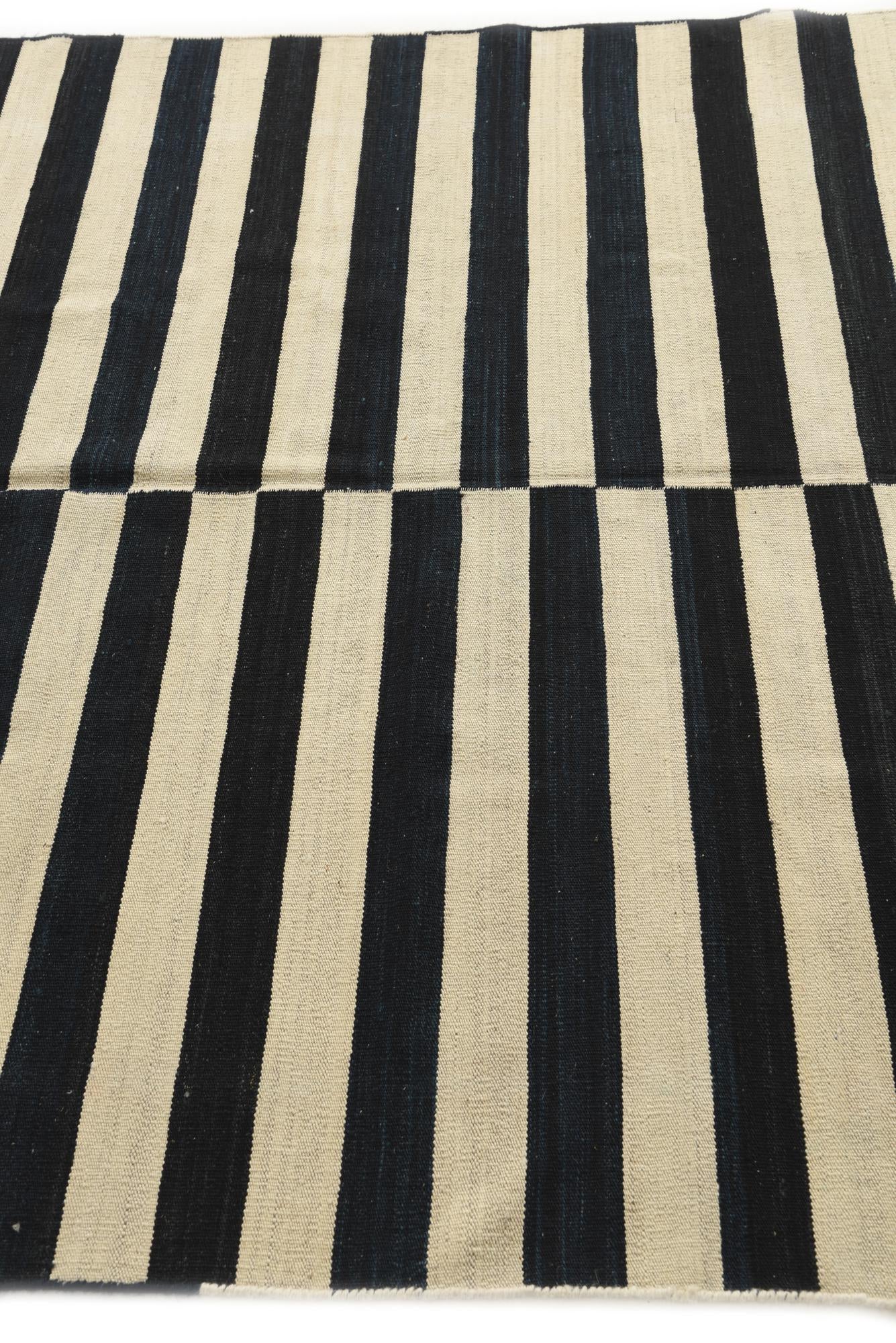 5' 2 x 5' 7 Hand Woven Kilim Modern Wool Square Rug