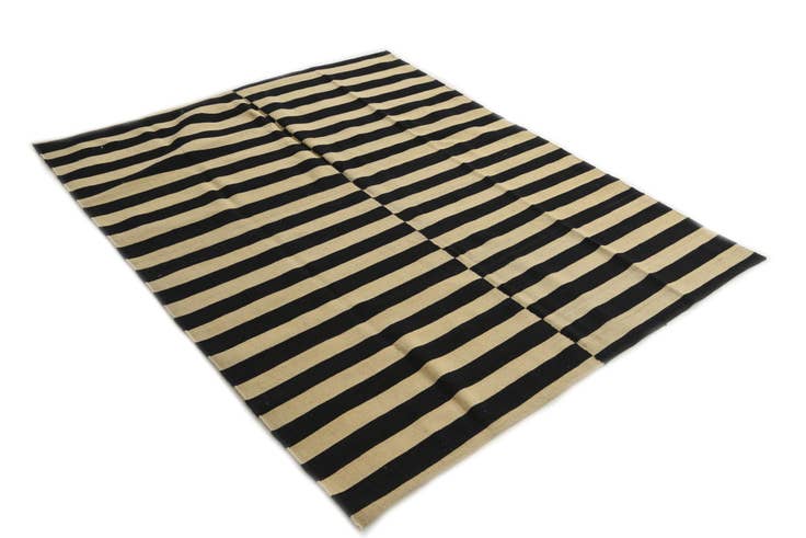 Detail image of 5' 4 x 6' 6 Hand Woven Kilim Modern Wool Square Rug