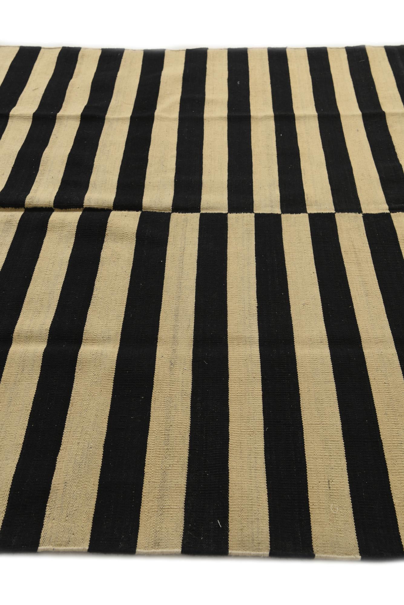 5' 4 x 6' 6 Hand Woven Kilim Modern Wool Square Rug