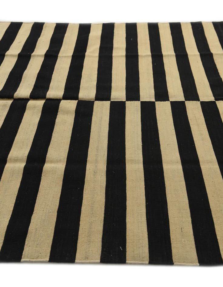 Detail image of 5' 4 x 6' 6  Hand Woven Kilim Modern Wool Square Rug