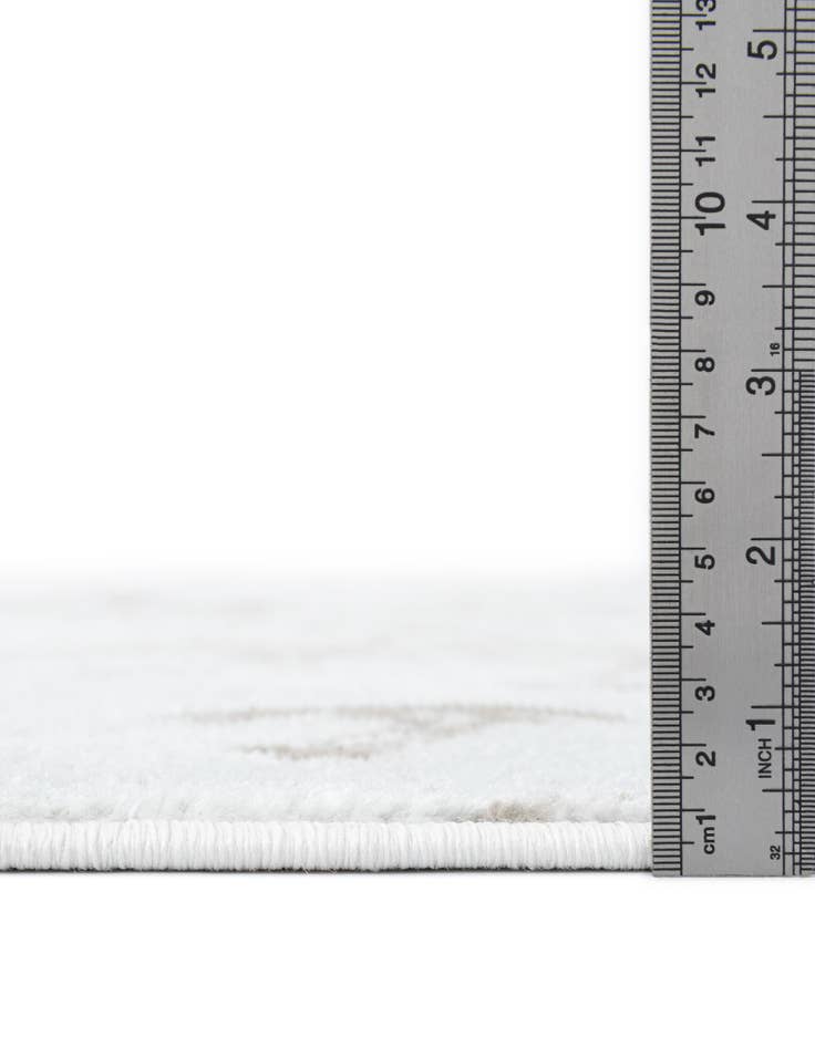 Detail image of 7' 10 x 7' 10 Laguna Square Rug