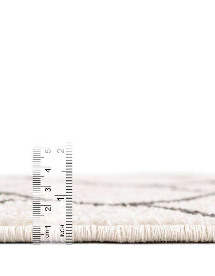 Detail image of 7' 10 x 7' 10 Lattice Frieze Square Rug