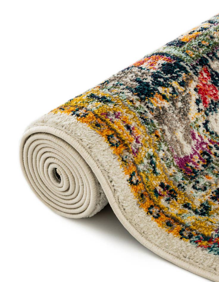 Detail image of 7' 10 x 7' 10 Madeline Square Rug