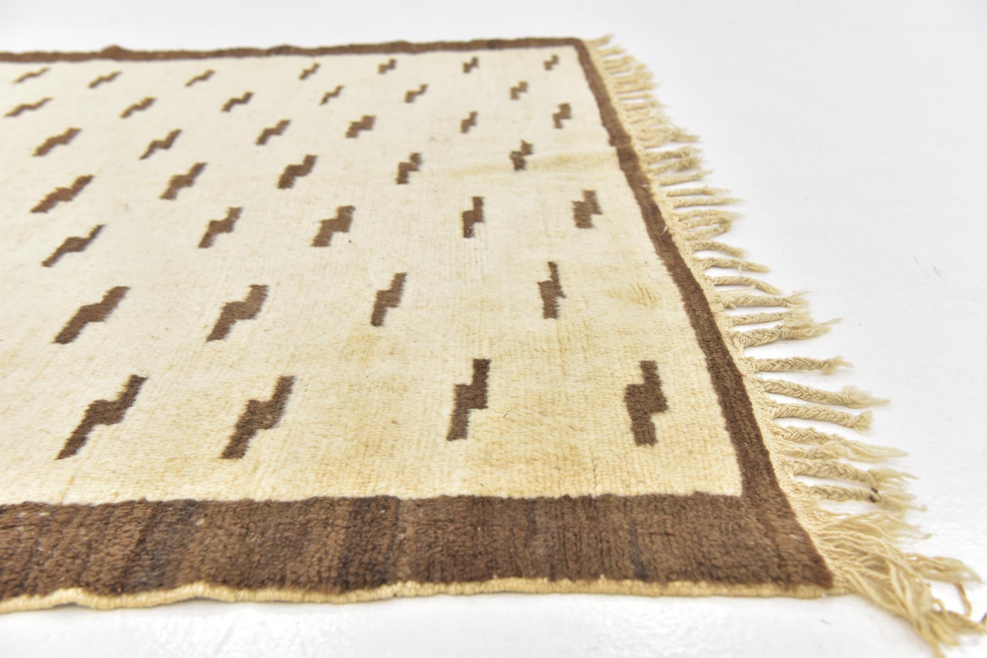 4' 9 x 5' 7 Hand Knotted Moroccan Wool Square Rug