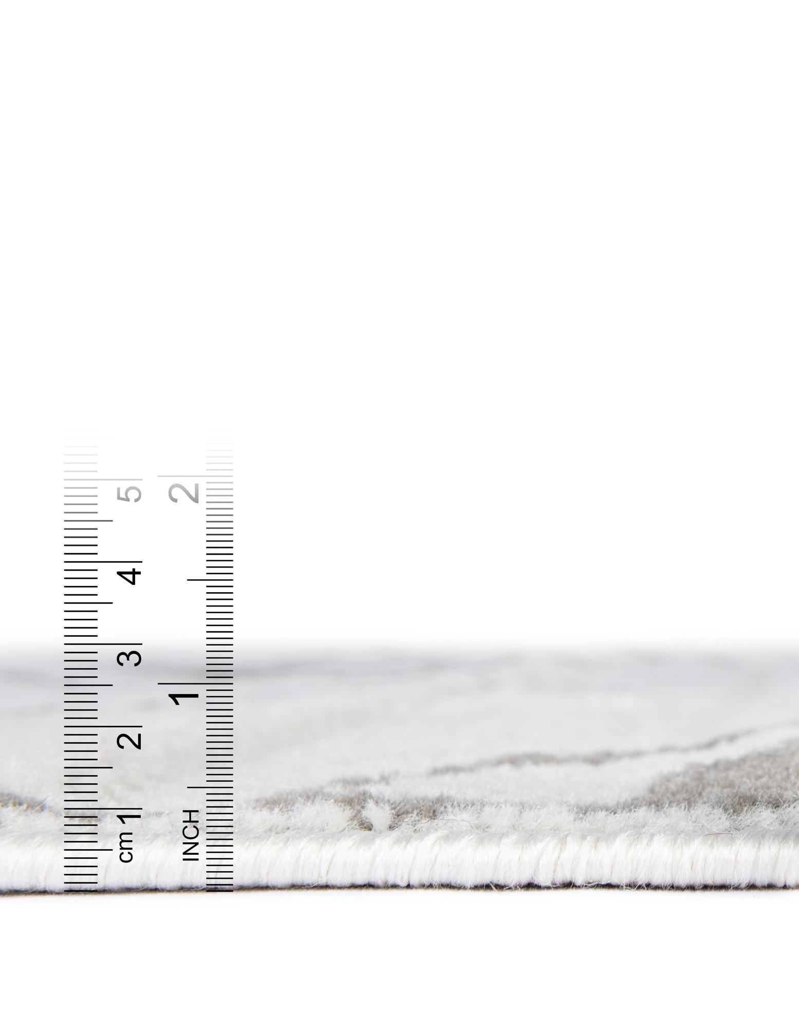 7' 10 x 7' 10 Oslo Square Rug