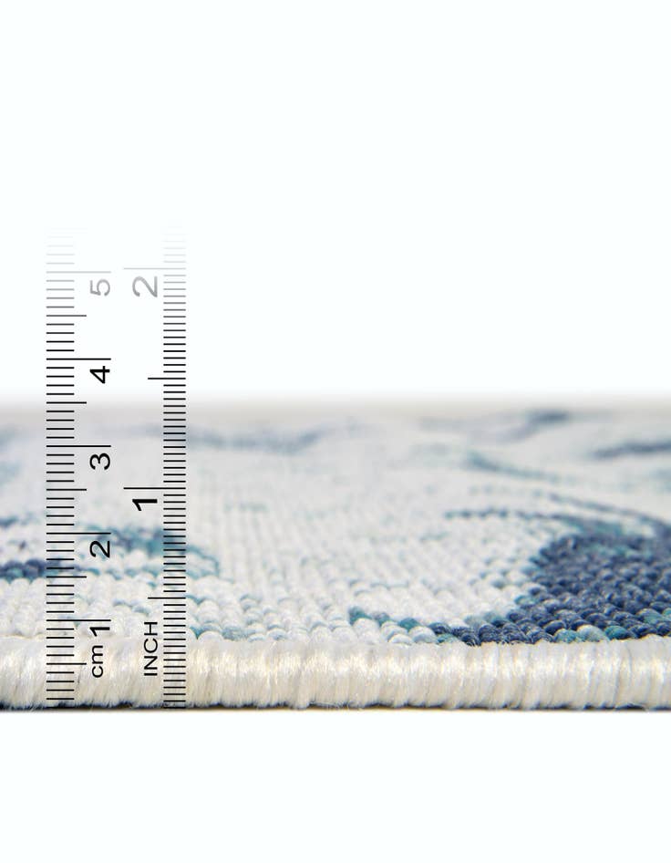 Detail image of 7' 10 x 7' 10  Washable Coastal Indoor / Outdoor Square Rug