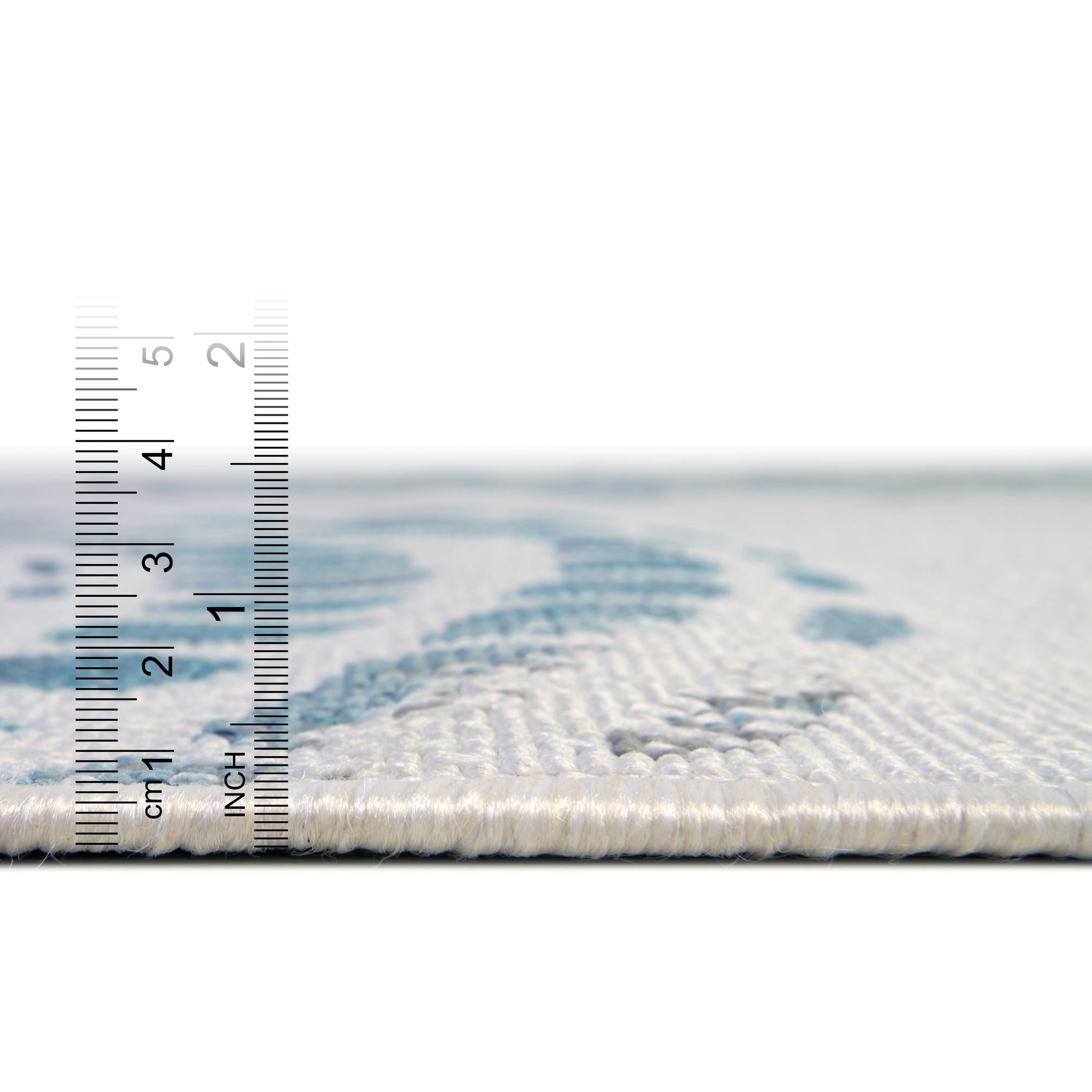 7' 10 x 7' 10 Easy-Clean Coastal Indoor / Outdoor Square Rug