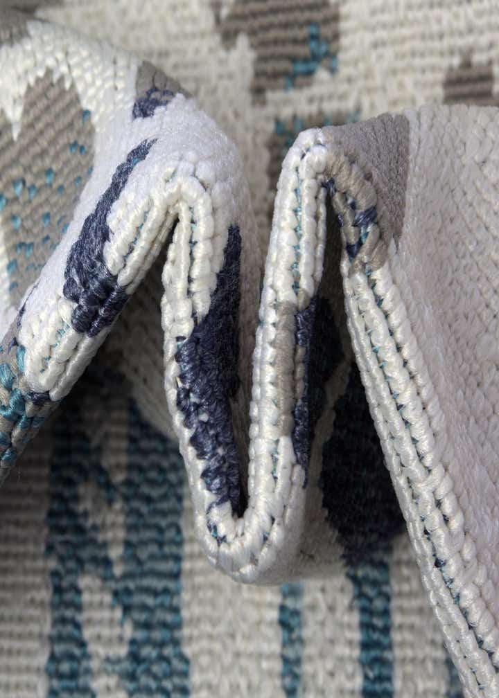 7' 10 x 7' 10 Easy-Clean Coastal Indoor / Outdoor Square Rug