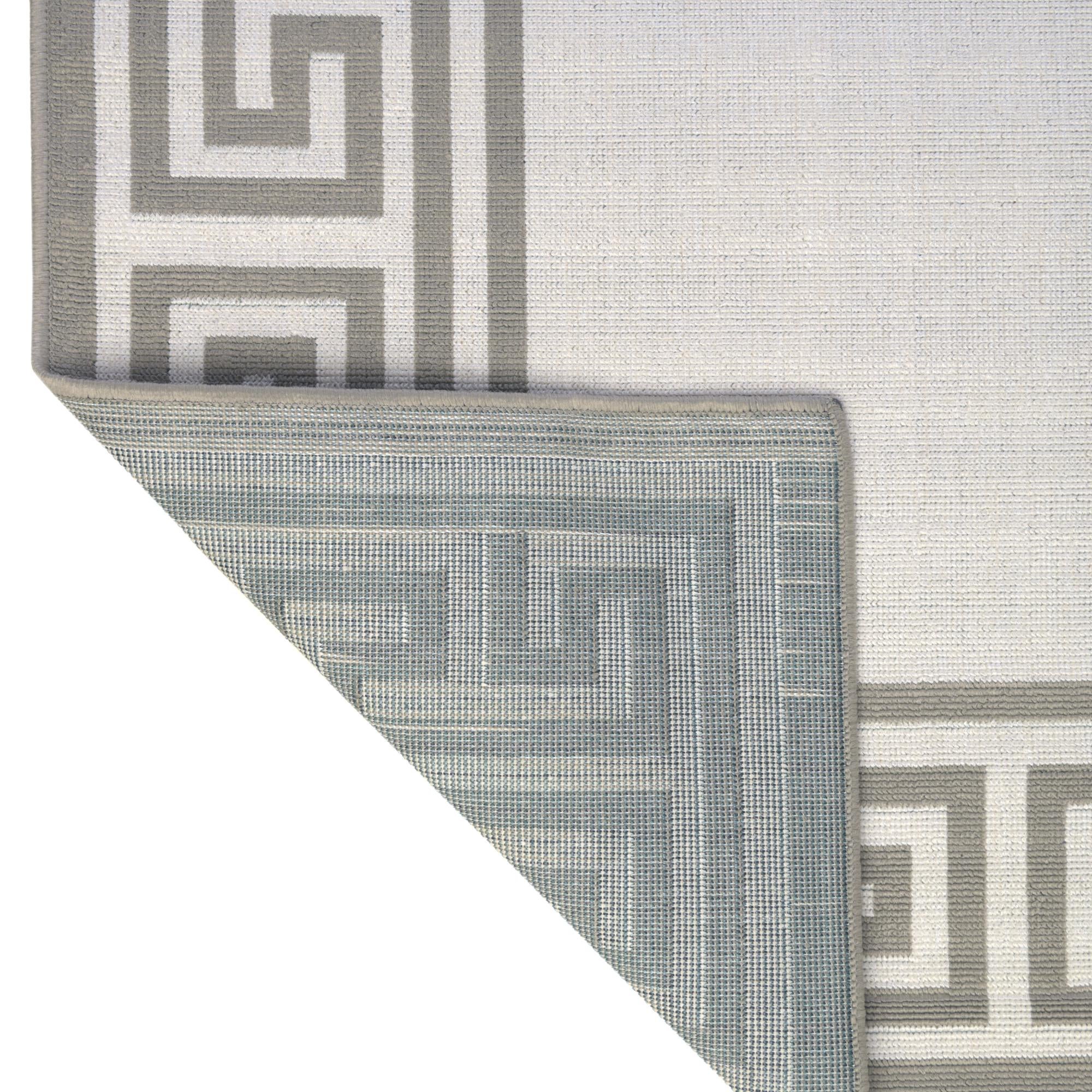 7' 10 x 7' 10 Easy-Clean Coastal Indoor / Outdoor Square Rug