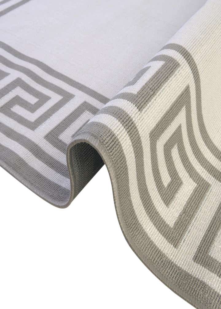 7' 10 x 7' 10 Easy-Clean Coastal Indoor / Outdoor Square Rug