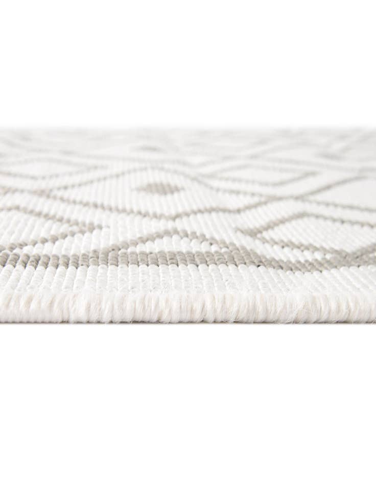 Detail image of 7' 10 x 7' 10 Washable Lattice Indoor / Outdoor Square Rug