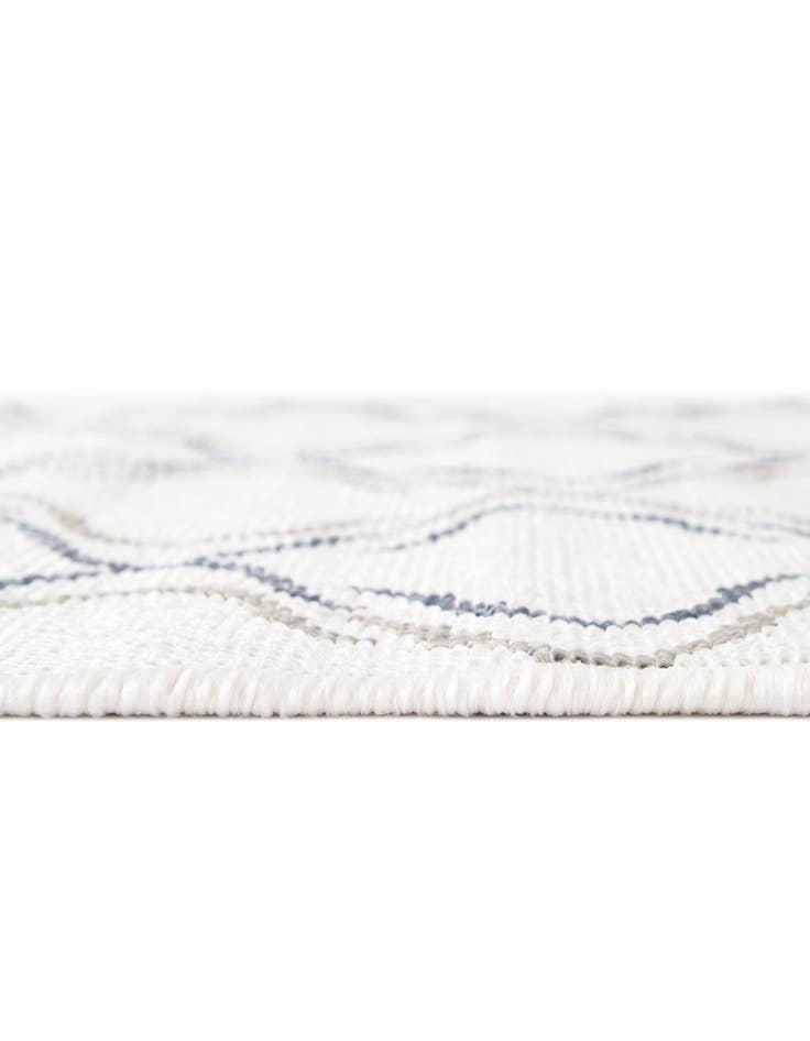 Detail image of 7' 10 x 7' 10 Washable Lattice Indoor / Outdoor Square Rug