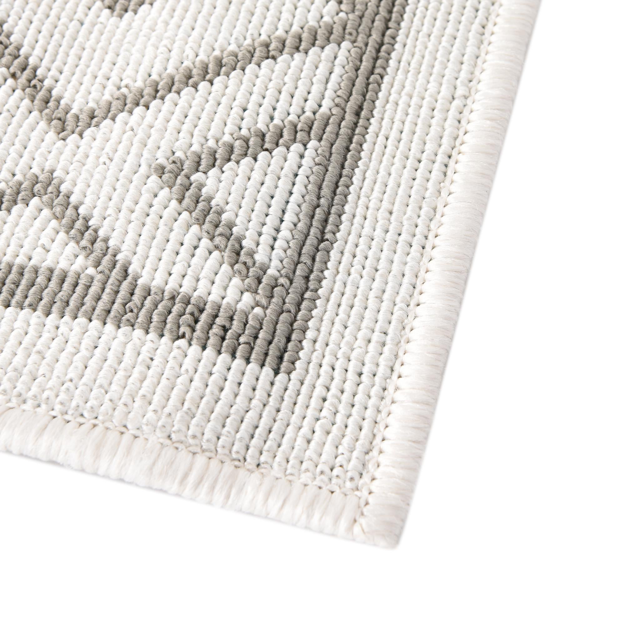 7' 10 x 7' 10 Easy-Clean Trellis Indoor / Outdoor Square Rug