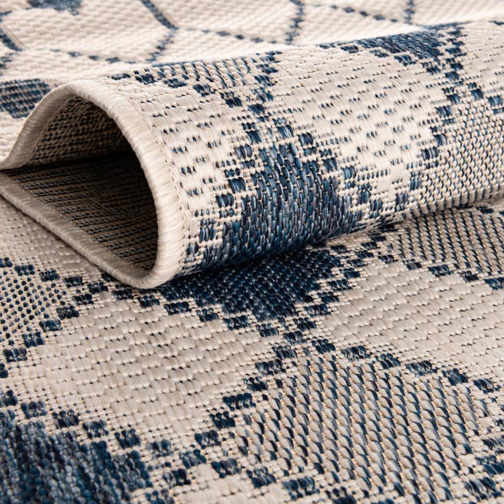 Detail image of 10' x 10' Easy-Clean Trellis Indoor / Outdoor Square Rug