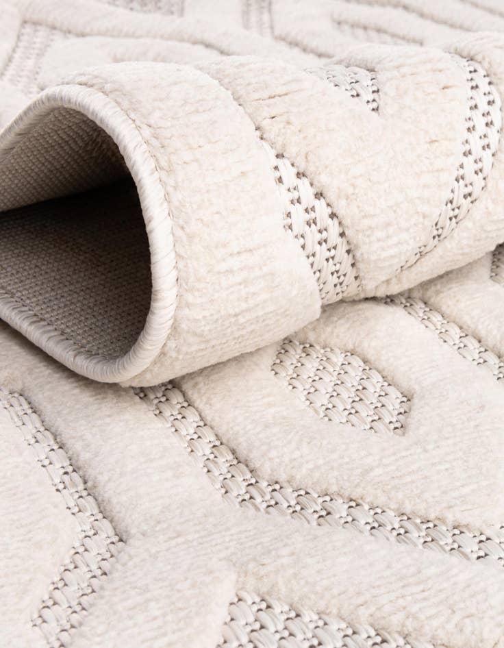 Detail image of 7' 10 x 7' 10 Easy-Clean Trellis Textured Indoor / Outdoor Square Rug