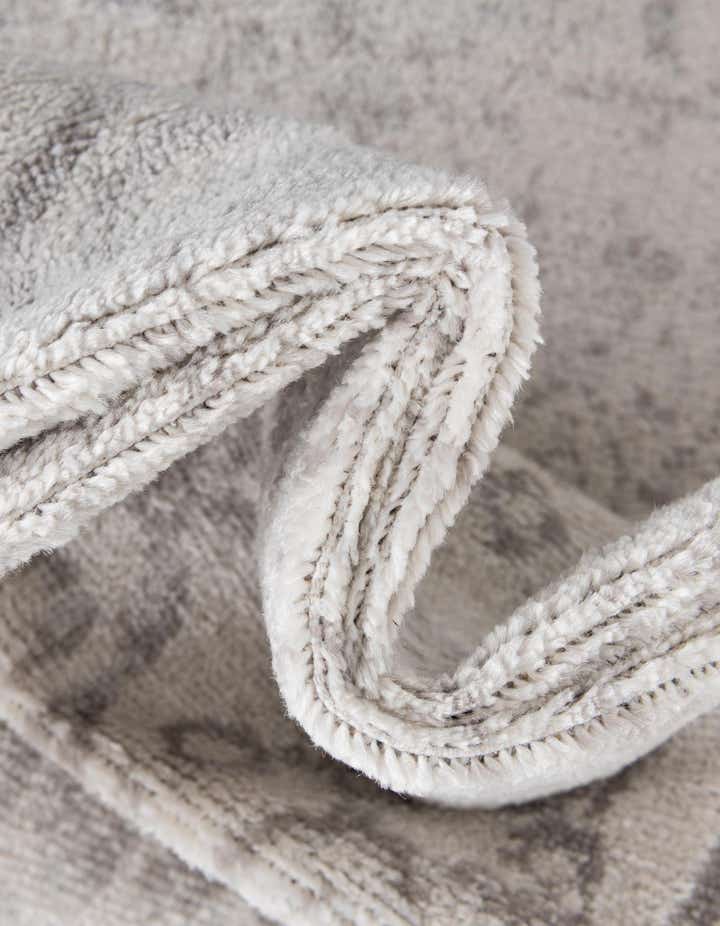 7' 10 x 7' 10 Oxford Square Rug