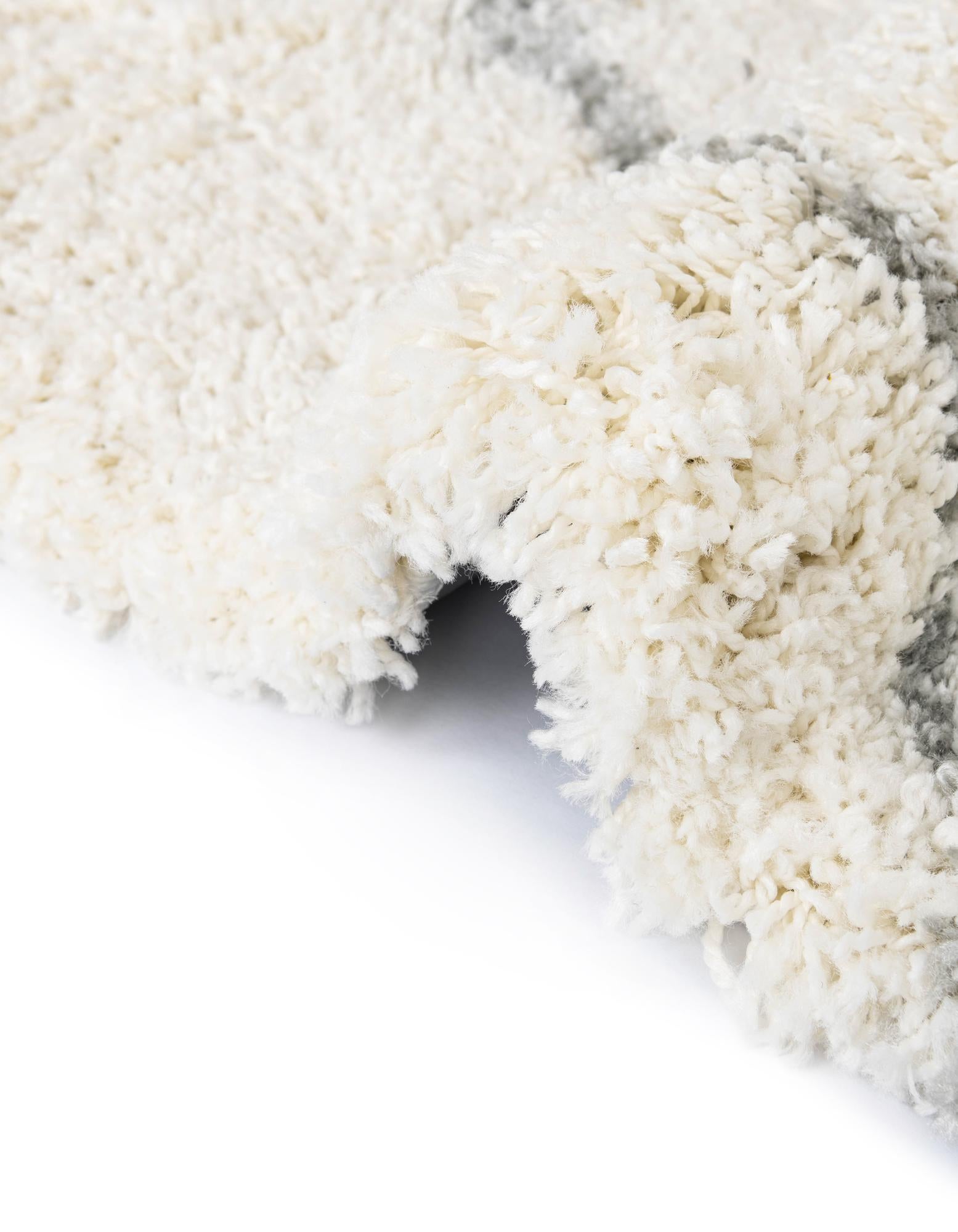 5' 3 x 5' 3 Soft Touch Shag Square Rug