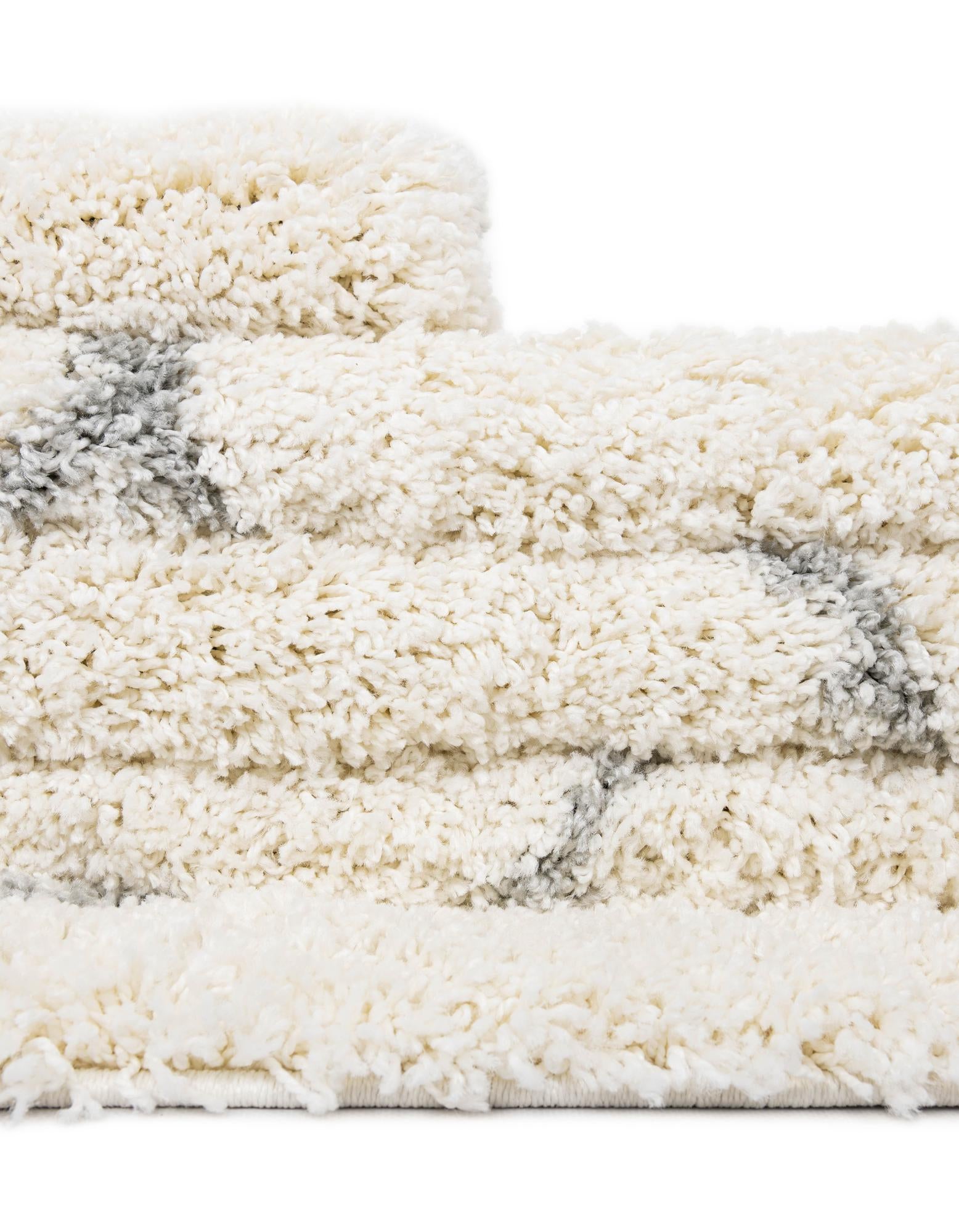 5' 3 x 5' 3 Soft Touch Shag Square Rug