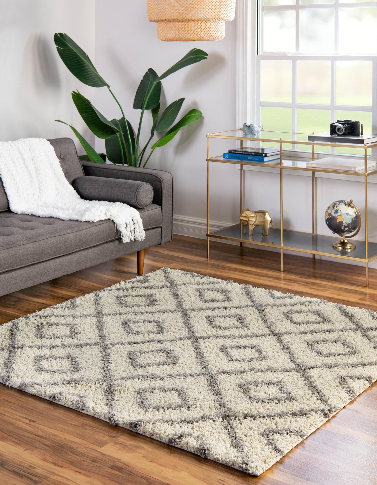 3' 3 x 3' 3 Trellis Shag Square Rug