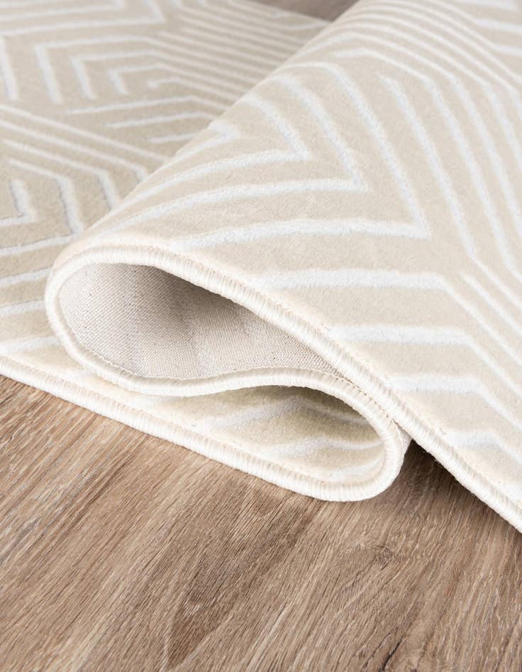 Detail image of 5' 3 x 8' Aakaar Rug