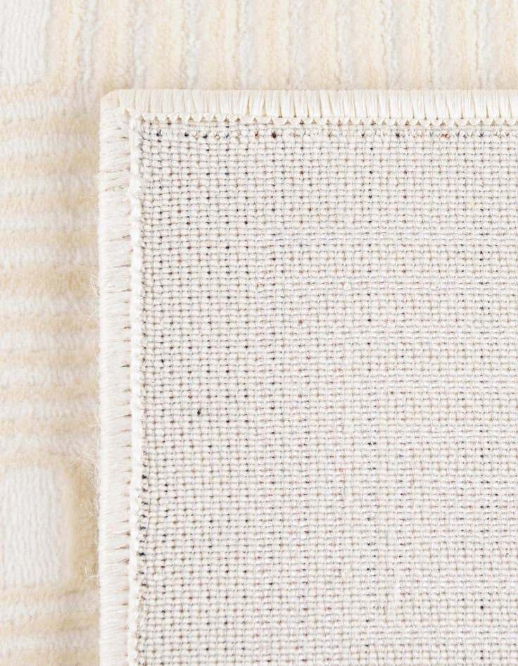 Detail image of 7' 10 x 10' Aakaar Rug
