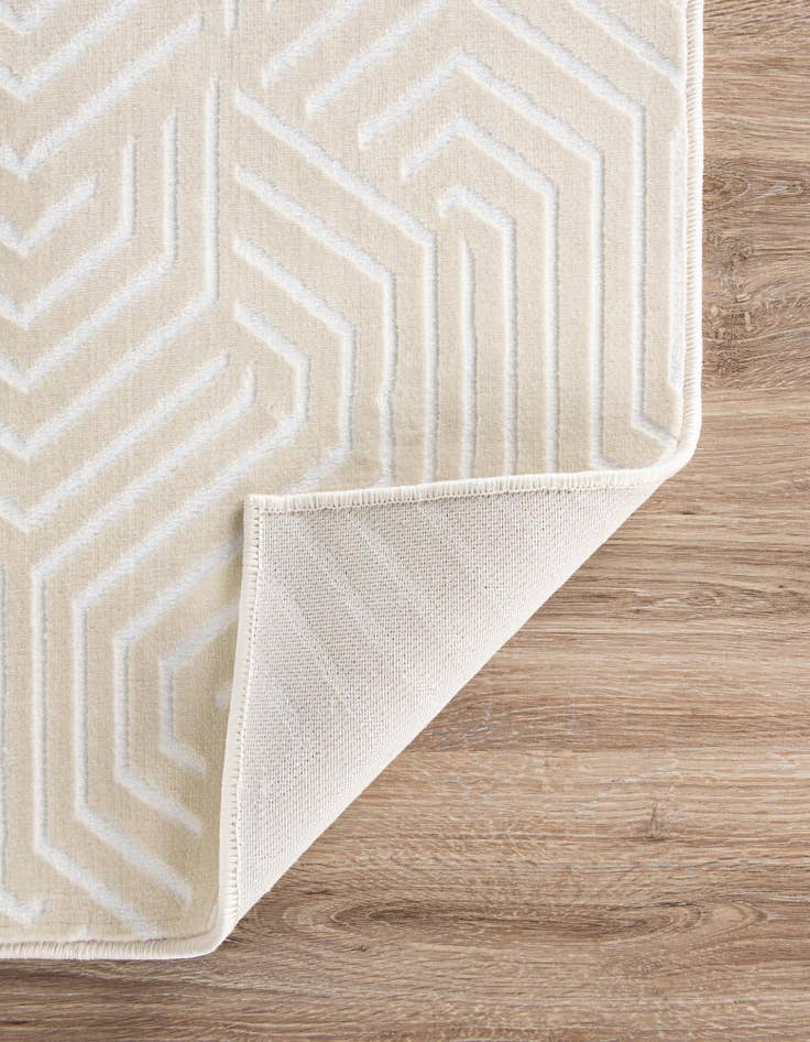 Detail image of 2' x 6' Aakaar Runner Rug