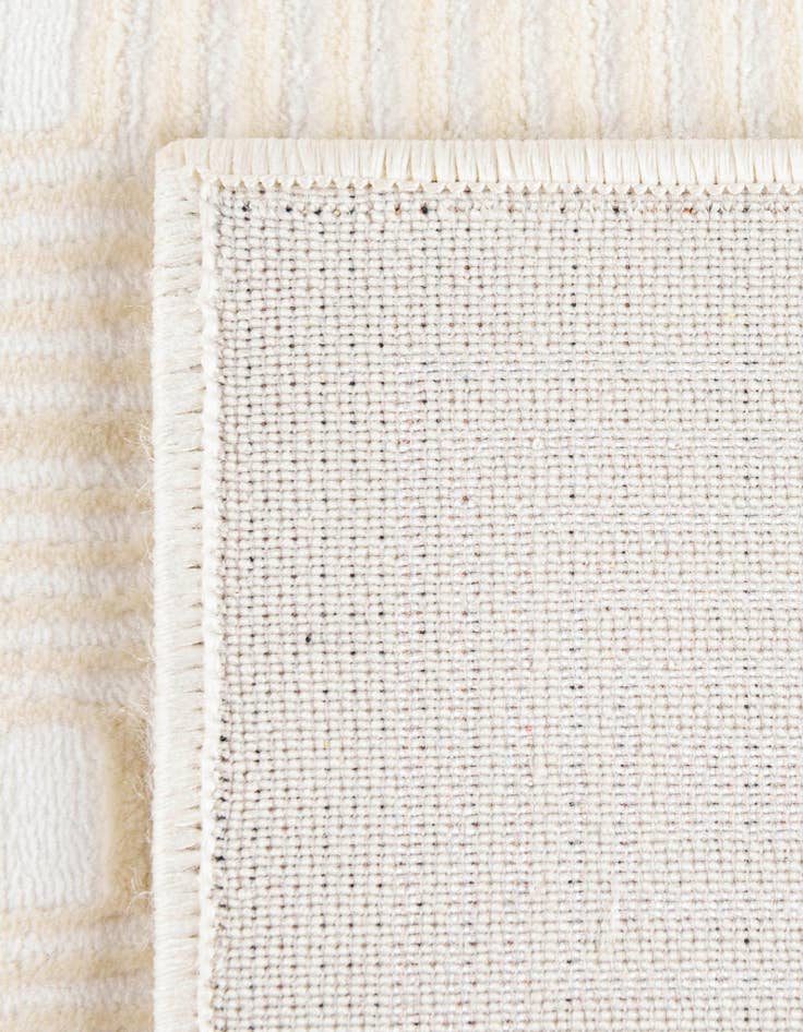 Detail image of 2' x 6' Aakaar Runner Rug