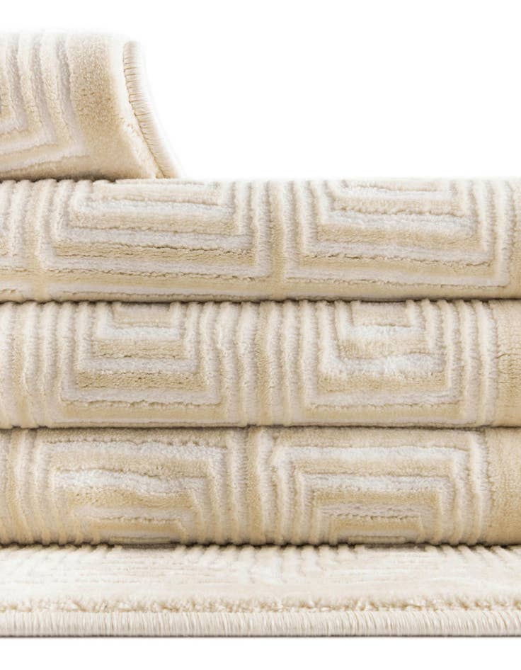 Detail image of 2' x 6' Aakaar Runner Rug