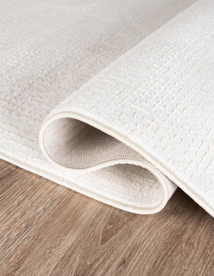 Detail image of 2' x 6' Aakaar Runner Rug