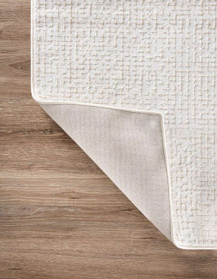 2' x 6' Aakaar Runner Rug