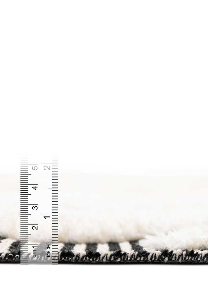 2' x 5' Prismatic Runner Rug